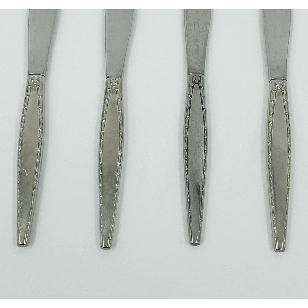 Oneida Community Venetia Stainless 4 Dinner Knives Burnished and Glossy Flatware